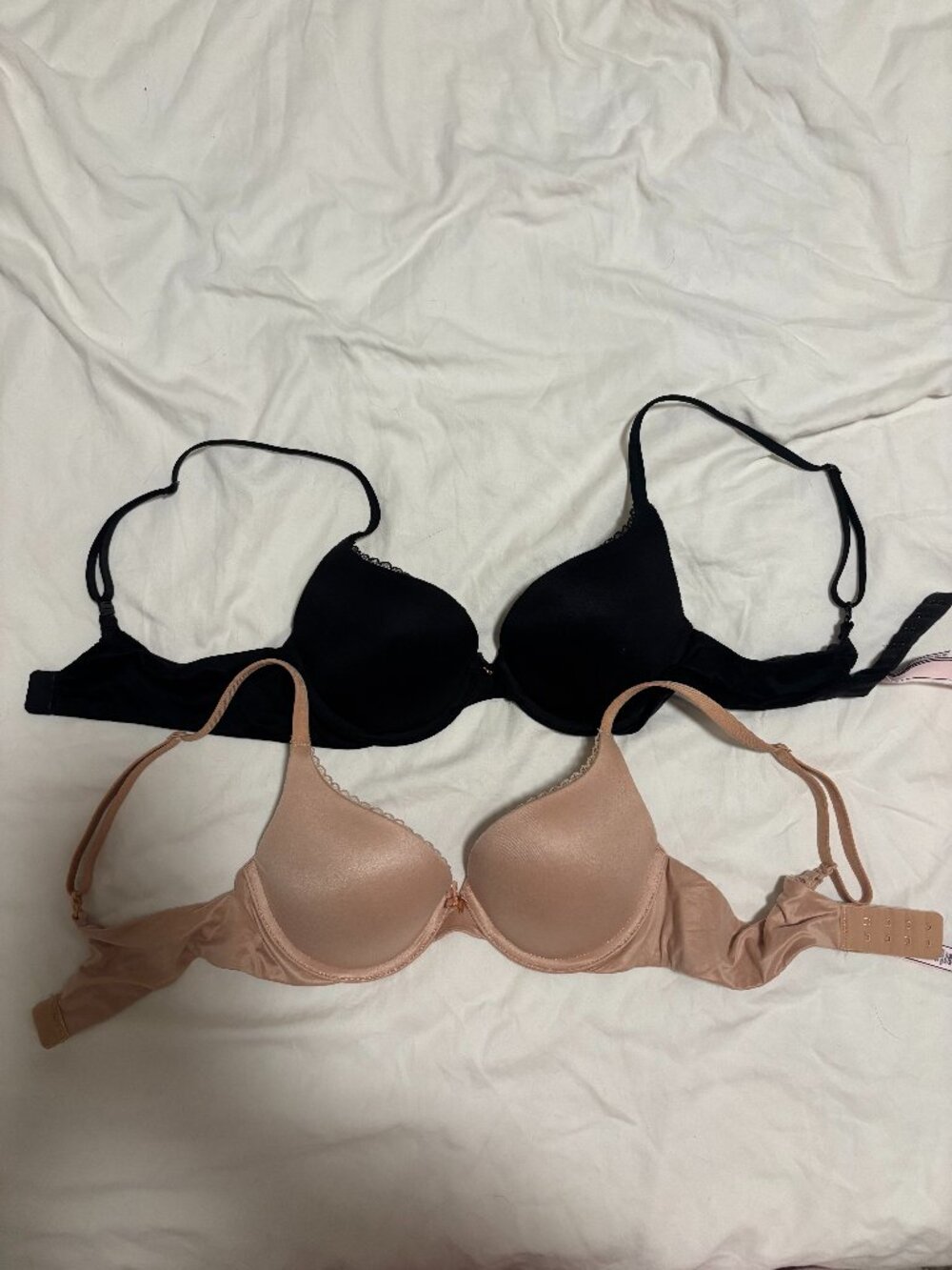 Victoria's Secret 2-pack of tee shirt bras size 32B